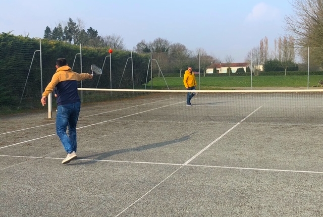 Equipement de loisirs : court de tennis à Petosse en Vendée